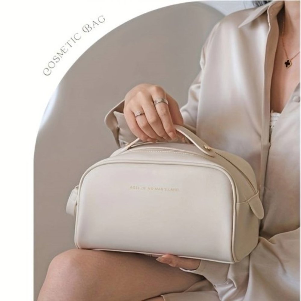 LARGE TRAVEL COSMETIC BAG FOR WOMEN